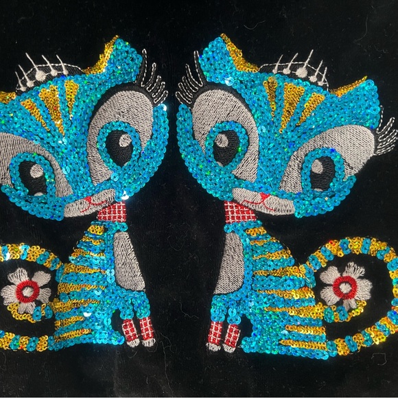 Cute kitty zip up hoodie size XS, like new. - Picture 2 of 4